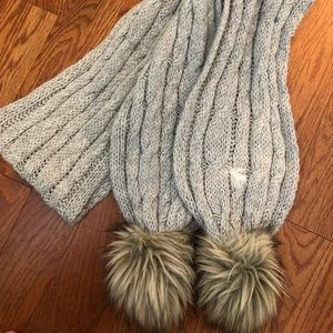 Abercrombie grey knit pom pom scarf